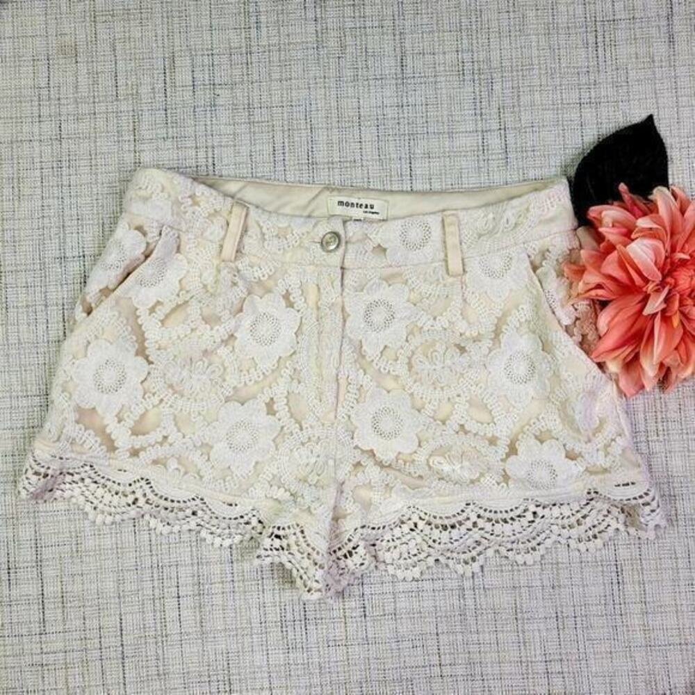 5/$25 Monteau Womens Lace‎ Shorts Size M Ivory Cream Floral Scalloped Overlay